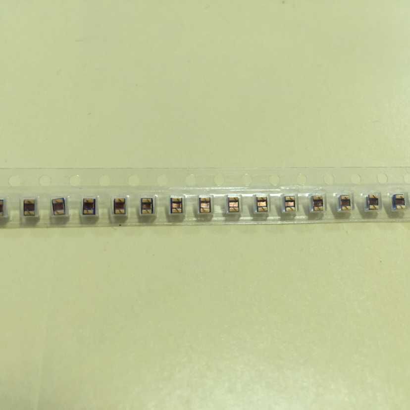 CQCOIL   陶瓷0805-18NJ    贴片绕线电感 电感值 0.018μH 直流电阻 0.2Ω