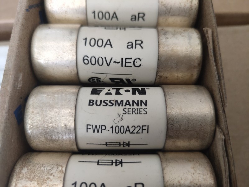 泉州中福灿宏电子科技有限公司 Bussmann熔断器EBF3330W1 EBH00013TBM8
